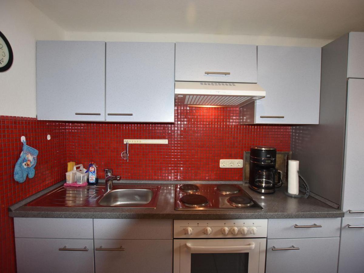 Modern Apartment In Kroepelin With Garden Стая снимка