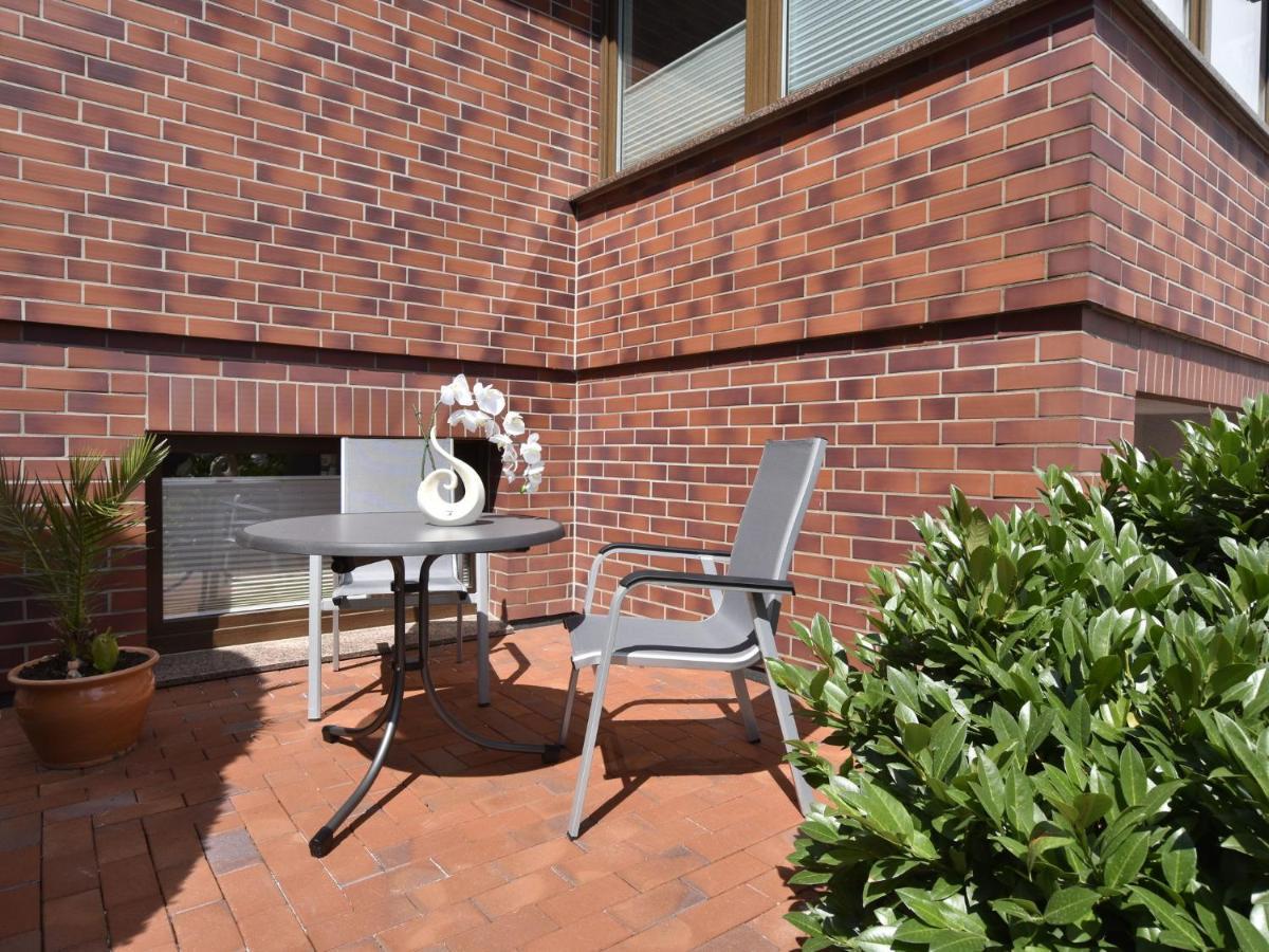 Modern Apartment In Kroepelin With Garden Стая снимка